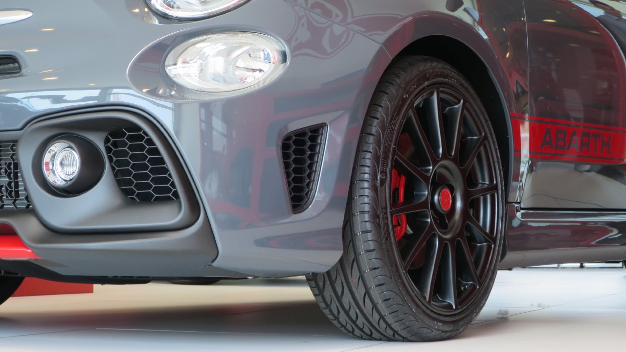 abarth-695-xsr-yamaha-news-02