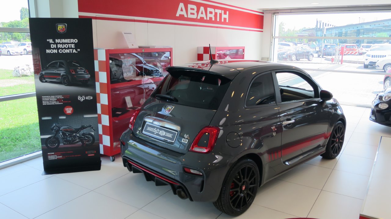 abarth-695-xsr-yamaha-news-07