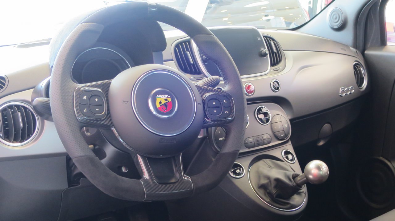 abarth-695-xsr-yamaha-news-08