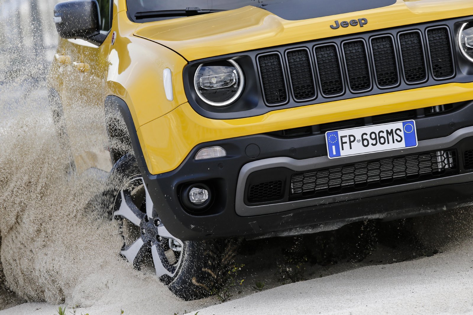 jeep-renegade-trailhawk-2019-news-campello-motors-02