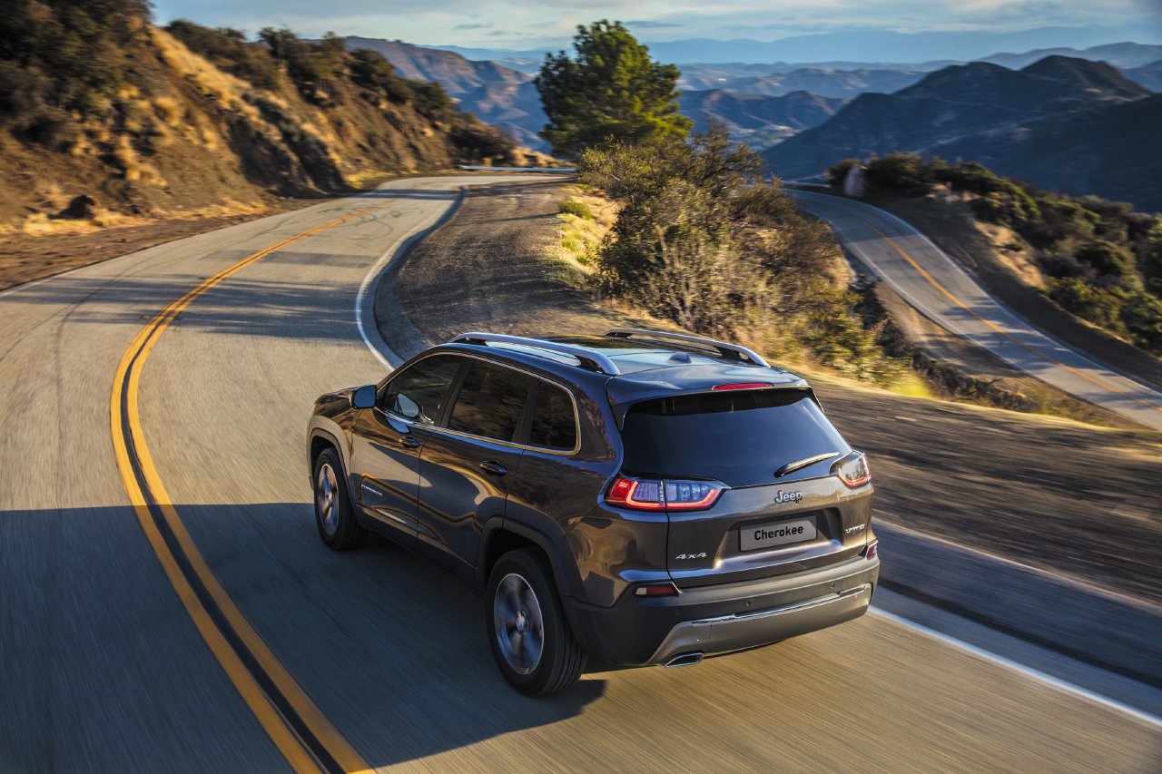 news-jeep-cherokee-2018-02