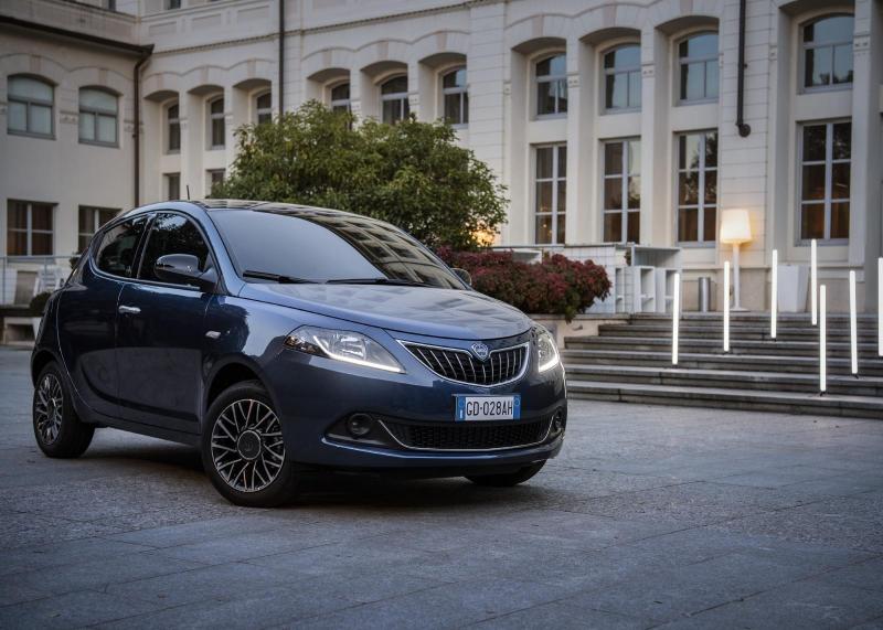 nuova-Lancia-Ypsilon-2021-concessionaria-Lancia-Venezia-Mestre-Mirano-Campello-Motors-02.jpg