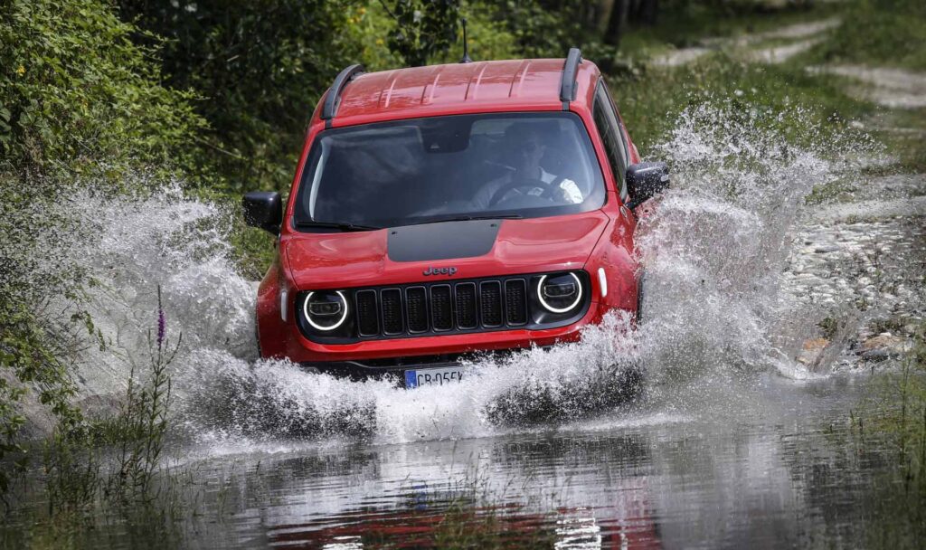 offerta jeep renegade plugin hybrid 4xe promozione concessionaria jeep venezia mestre mirano padova campello motors 05