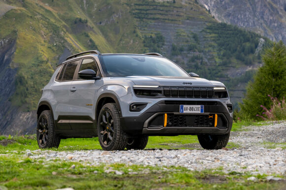 anteprima-jeep-avenger-4xe-the-north-face-edition-campello-motors