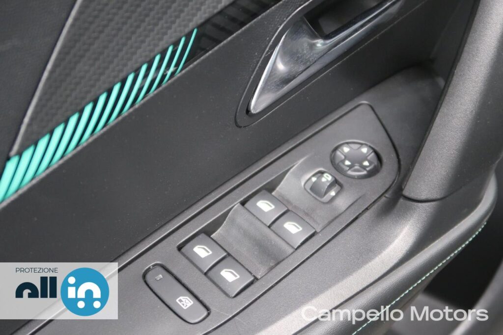 PEUGEOT 2008 1.2 puretech 130cv s&s  Allure Pack Usato