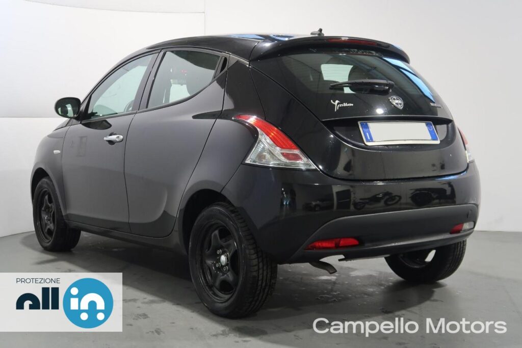 LANCIA Ypsilon 1.0 70cv Hybrid Silver Usato Padova