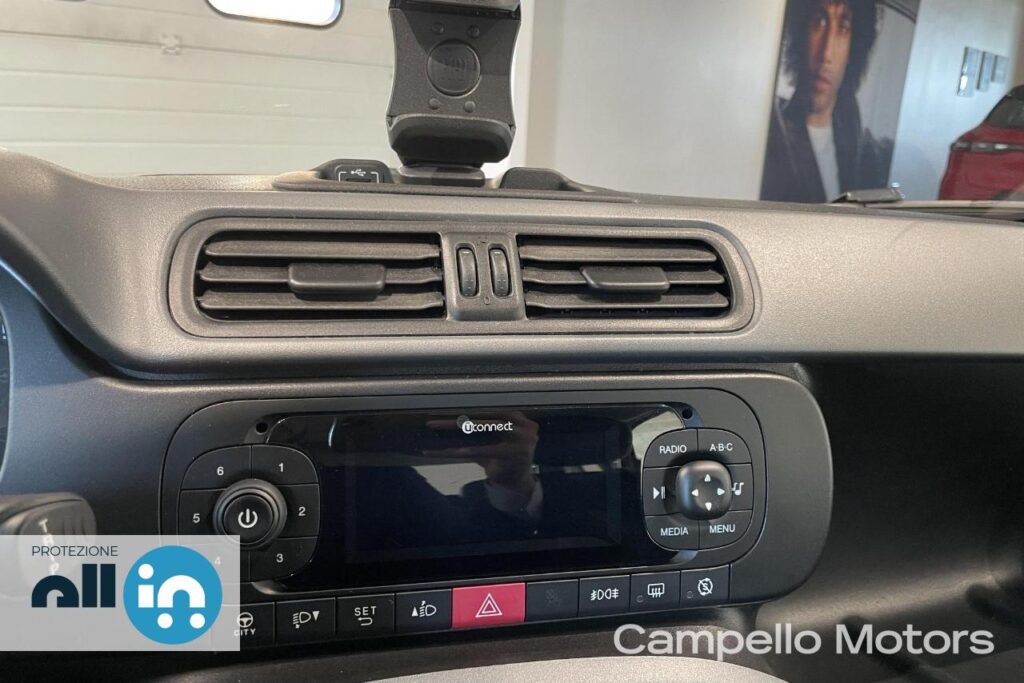 FIAT Panda 1.0 70cv Hybrid City Cross Usato