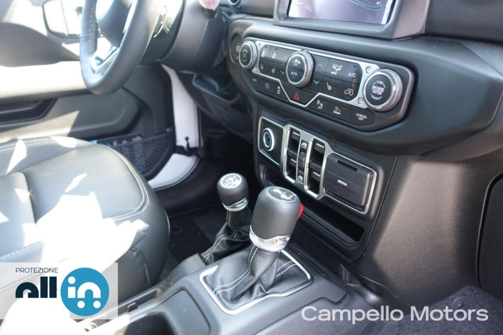 JEEP Wrangler PHEV Unlimited 2.0 4XE 380cv At8 Sahara Usato