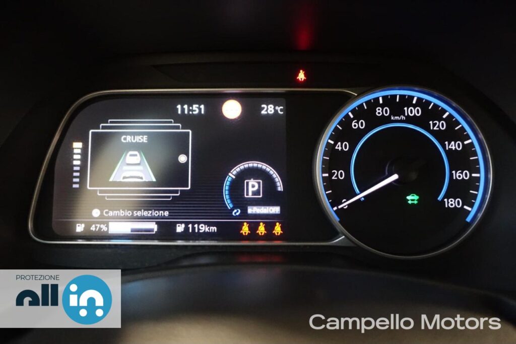 NISSAN LEAF ACENTA 40KWH Usato