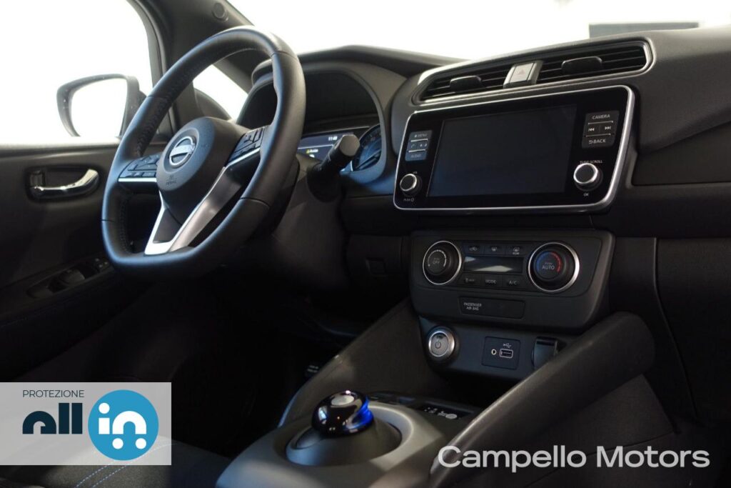 NISSAN LEAF ACENTA 40KWH Usato