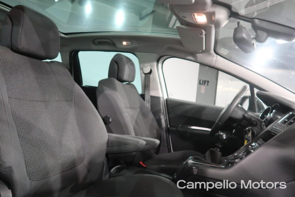 PEUGEOT 5008 1.6 Hdi 115cv Allure  Usato Mestre Terraglio