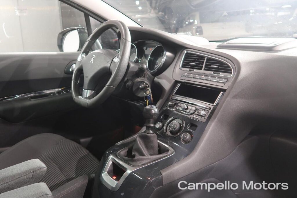 PEUGEOT 5008 1.6 Hdi 115cv Allure  Usato Mestre Terraglio