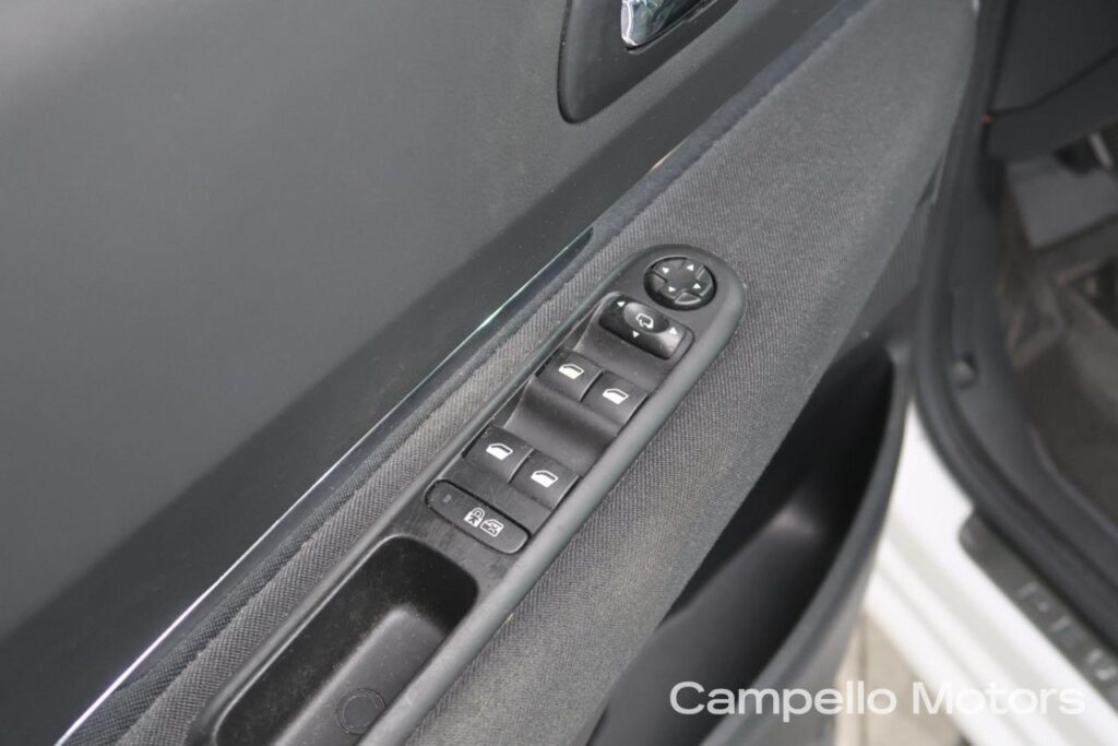 PEUGEOT 5008 1.6 Hdi 115cv Allure  Usato Mestre Terraglio