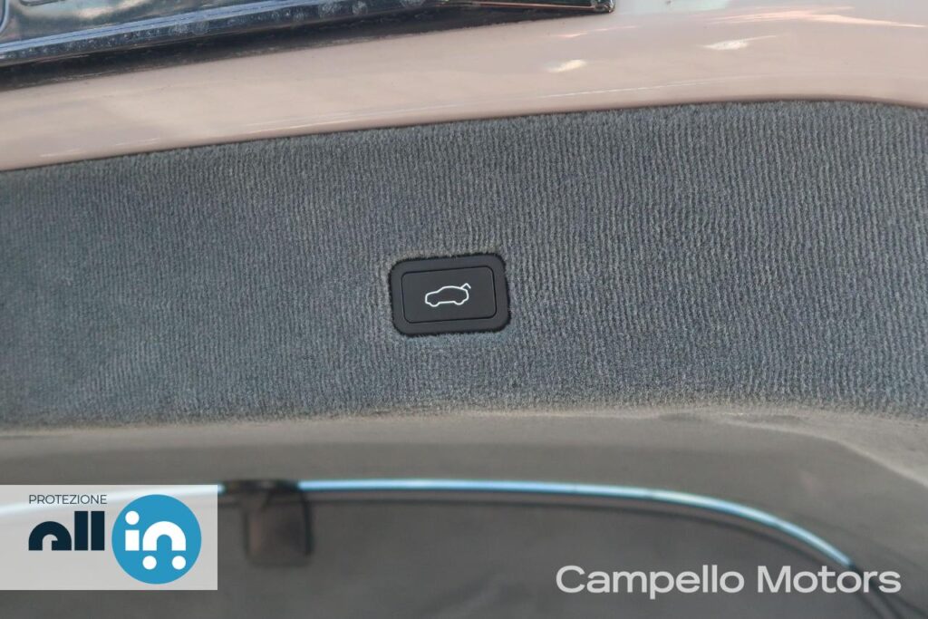 LOTUS ELETRE R Usato