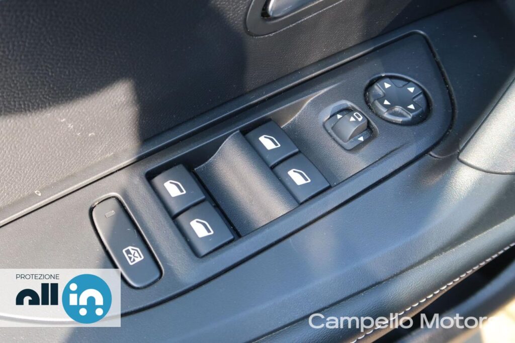 PEUGEOT 2008 1.2 puretech s&s 100cv Allure Usato Mestre Terraglio