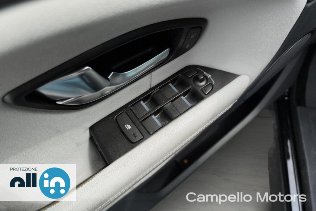 LAND ROVER Range Rover Evoque 2.0 TD4 150cv 5p. SE Dynamic Usato Mestre Terraglio