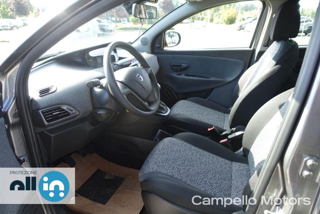LANCIA Ypsilon 1.0 70cv Hybrid S&S Silver MY23 Usato Mestre