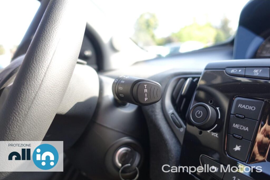 LANCIA Ypsilon 1.0 70cv Hybrid S&S Silver MY23 Usato Mestre