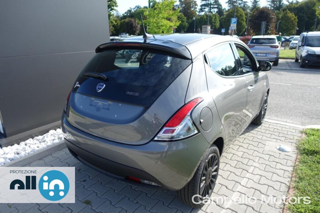 LANCIA Ypsilon 1.0 70cv Hybrid S&S Silver MY23 Usato Mestre
