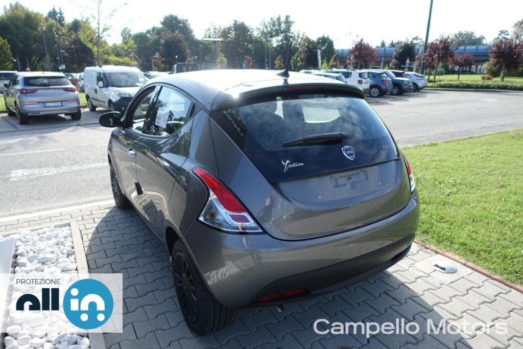 LANCIA Ypsilon 1.0 70cv Hybrid S&S Silver MY23 Usato Mestre