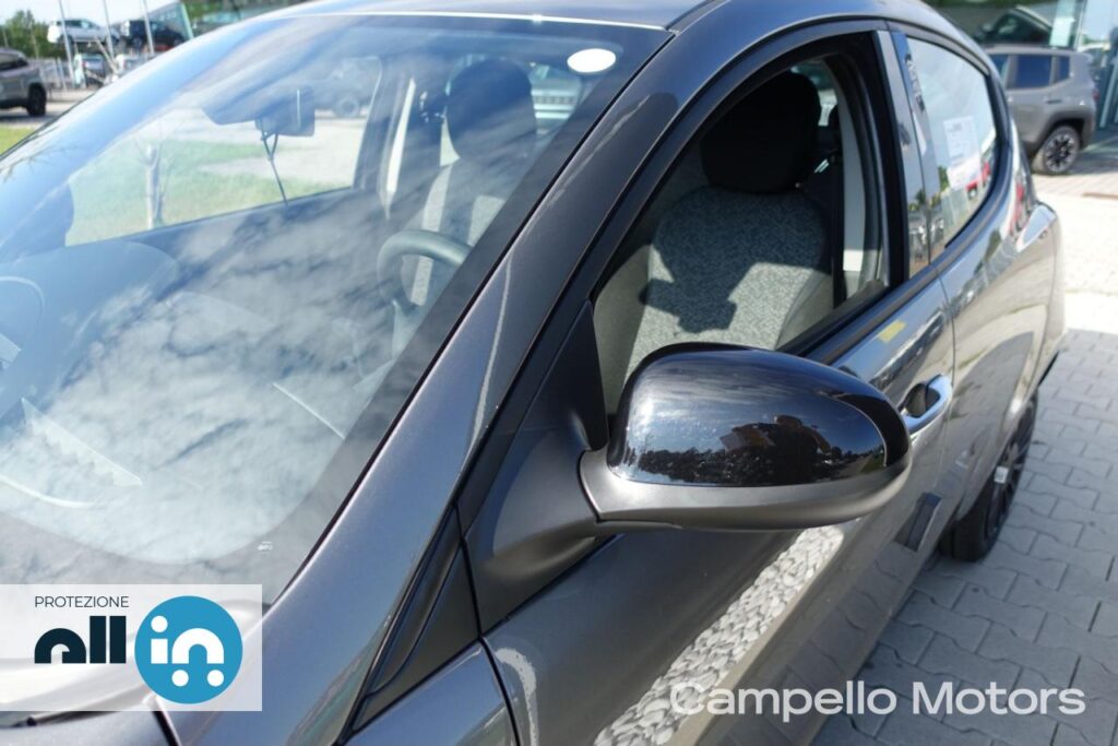 LANCIA Ypsilon 1.0 70cv Hybrid S&S Silver MY23 Usato Mestre
