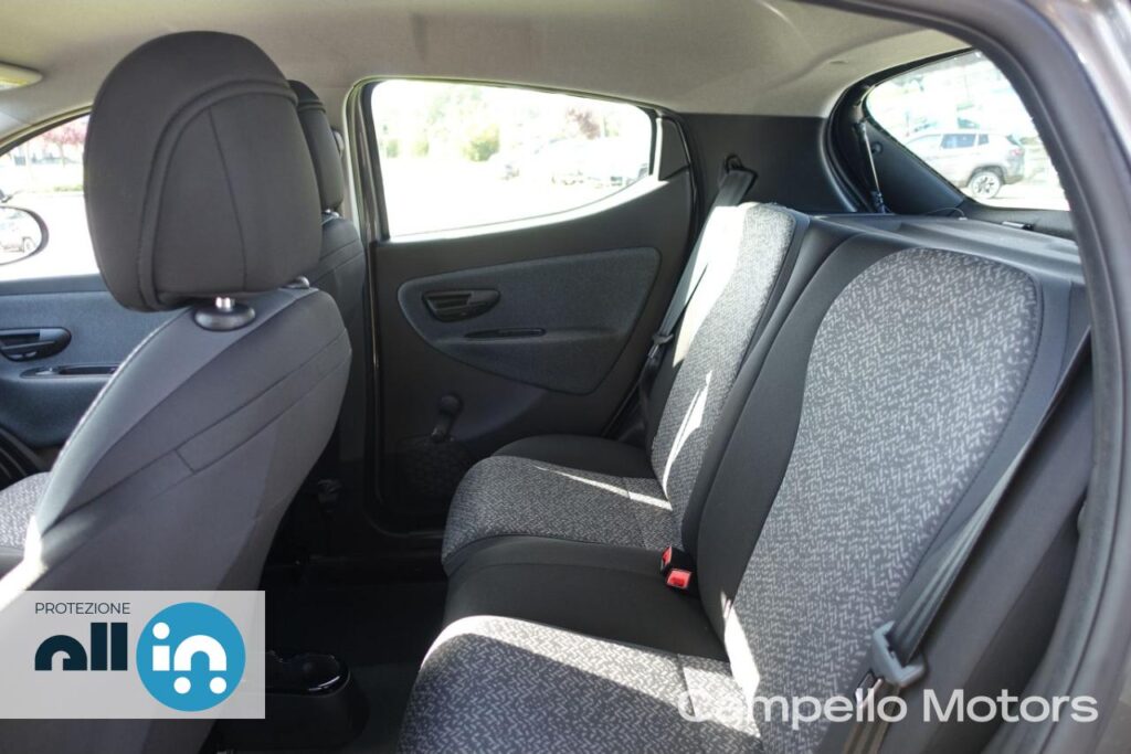LANCIA Ypsilon 1.0 70cv Hybrid S&S Silver MY23 Usato Mestre