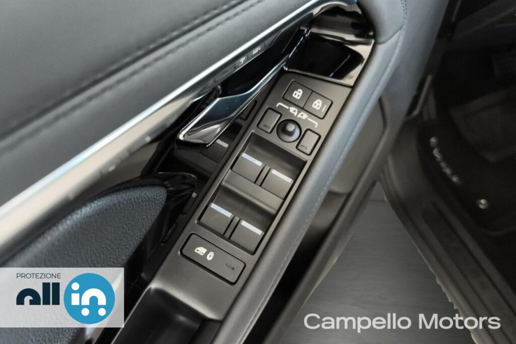 LAND ROVER Range Rover Evoque 2.0D I4 163cv AWD Auto SE Usato Mirano