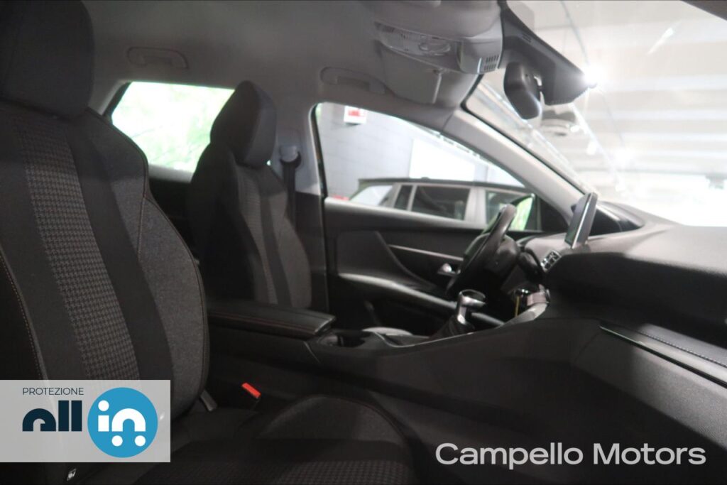 PEUGEOT 3008 1.2 puretech t 130cv Active Usato Padova