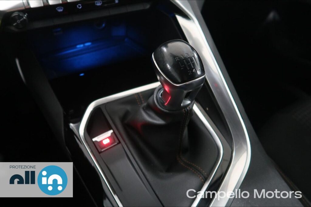 PEUGEOT 3008 1.2 puretech t 130cv Active Usato Padova