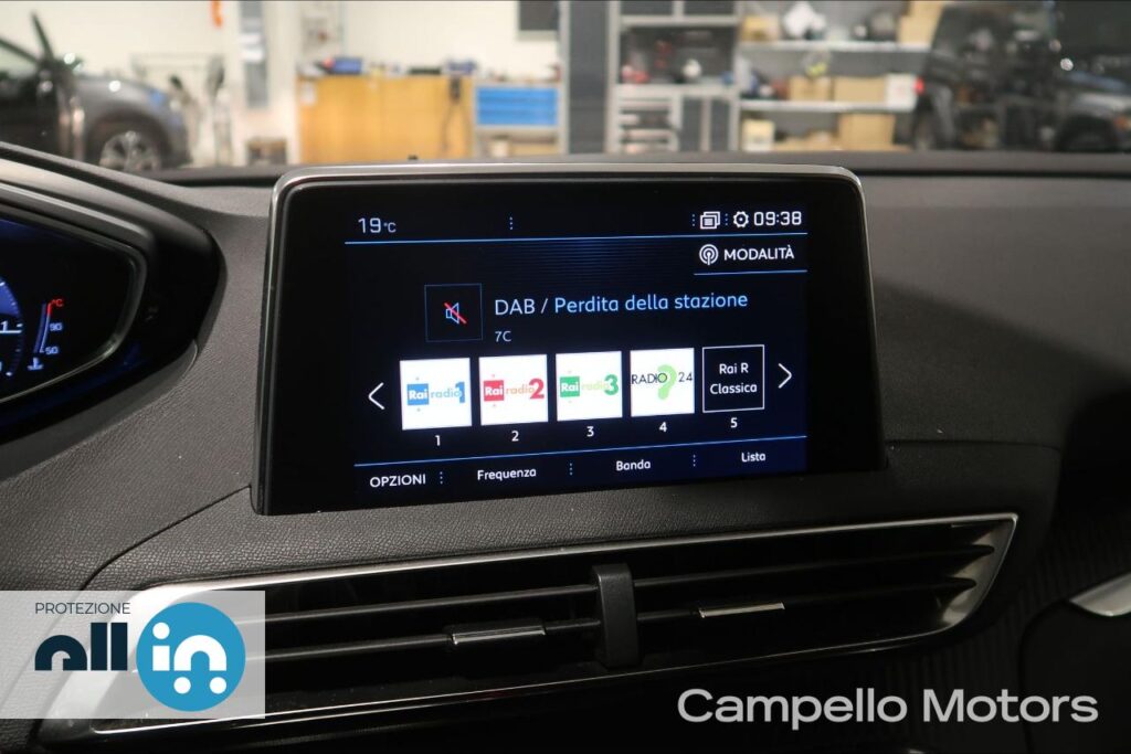 PEUGEOT 3008 1.2 puretech t 130cv Active Usato Padova
