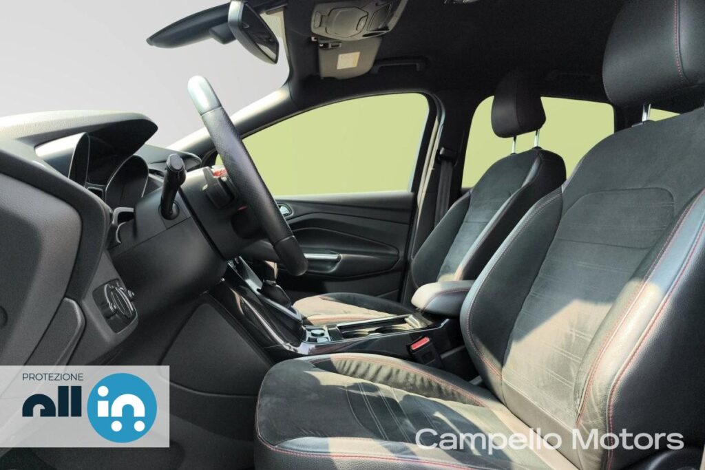 FORD Kuga 2.0 TDCi 150cv s&s ST-Line AWD powershift Usato Mestre