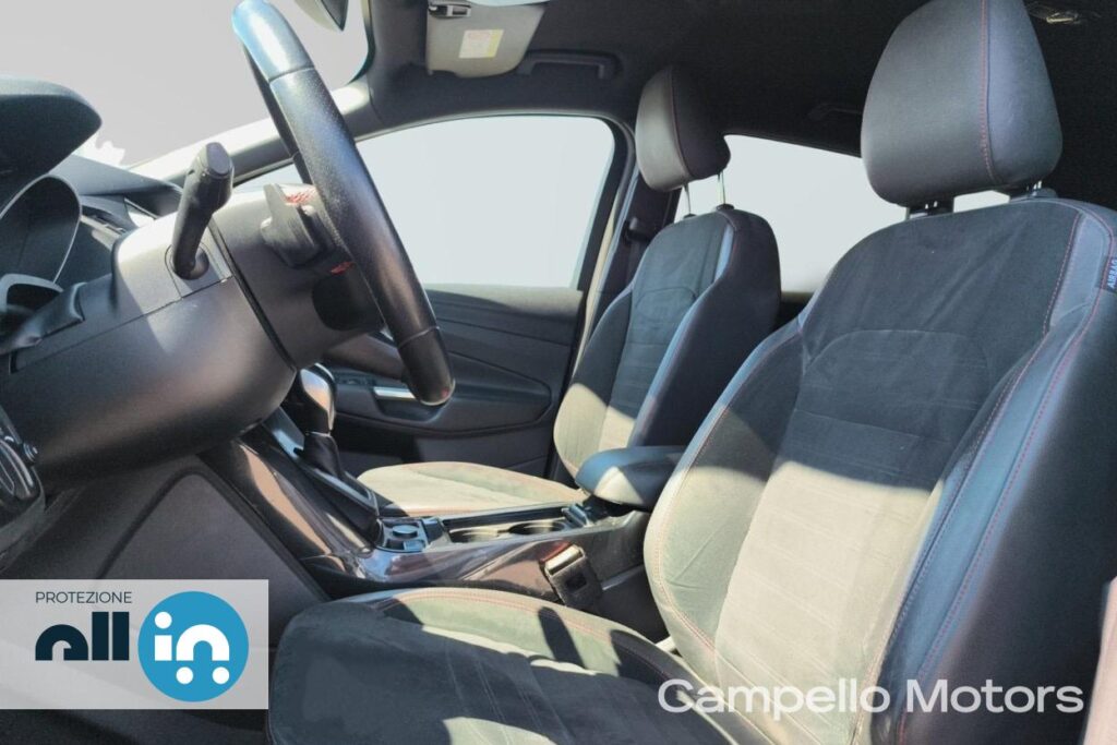FORD Kuga 2.0 tdci s&s 2wd 120cv ST-Line powershift Usato Mestre Terraglio