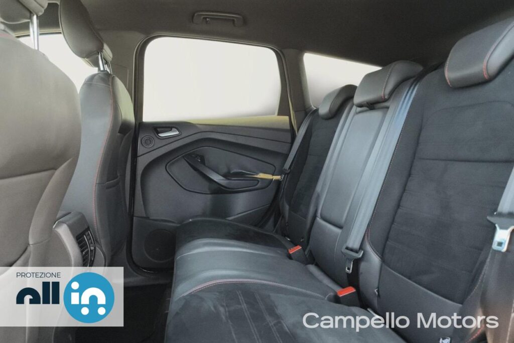 FORD Kuga 2.0 tdci s&s 2wd 120cv ST-Line powershift Usato Mestre Terraglio