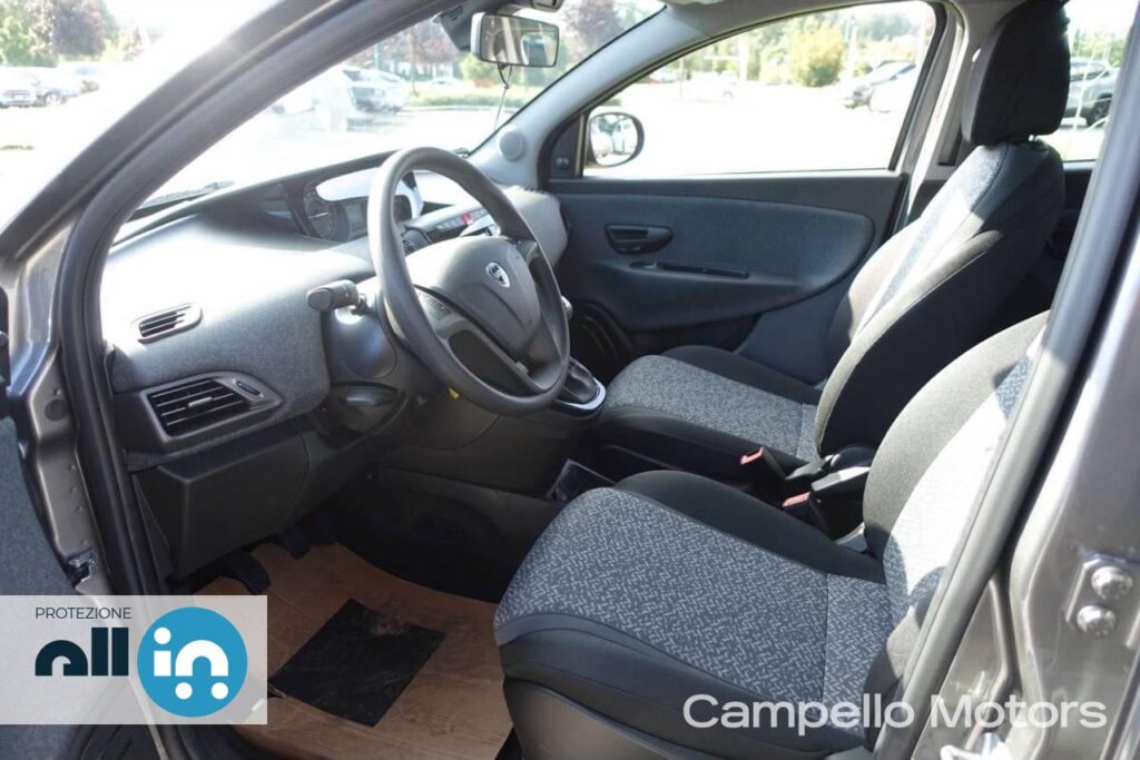 LANCIA Ypsilon 1.0 70cv Hybrid S&S Silver MY23 Usato Mirano