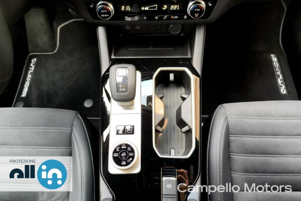 MITSUBISHI Outlander PHEV 2.4L INTENSE 4WD Usato