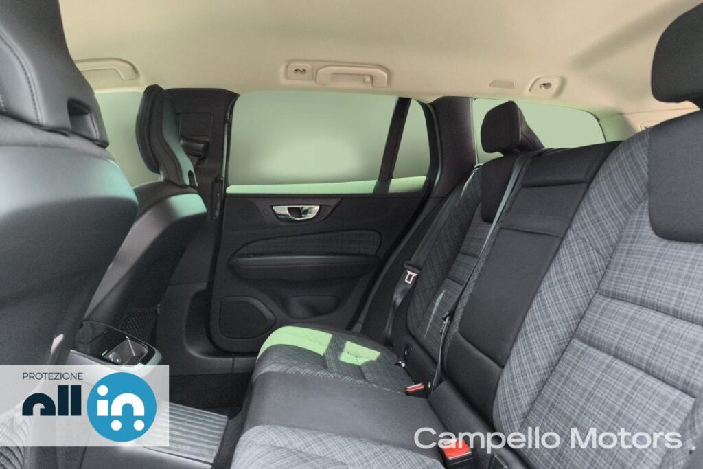 VOLVO V60 T6 Recharge AWD Plug-in Hybrid Inscription Usato Padova