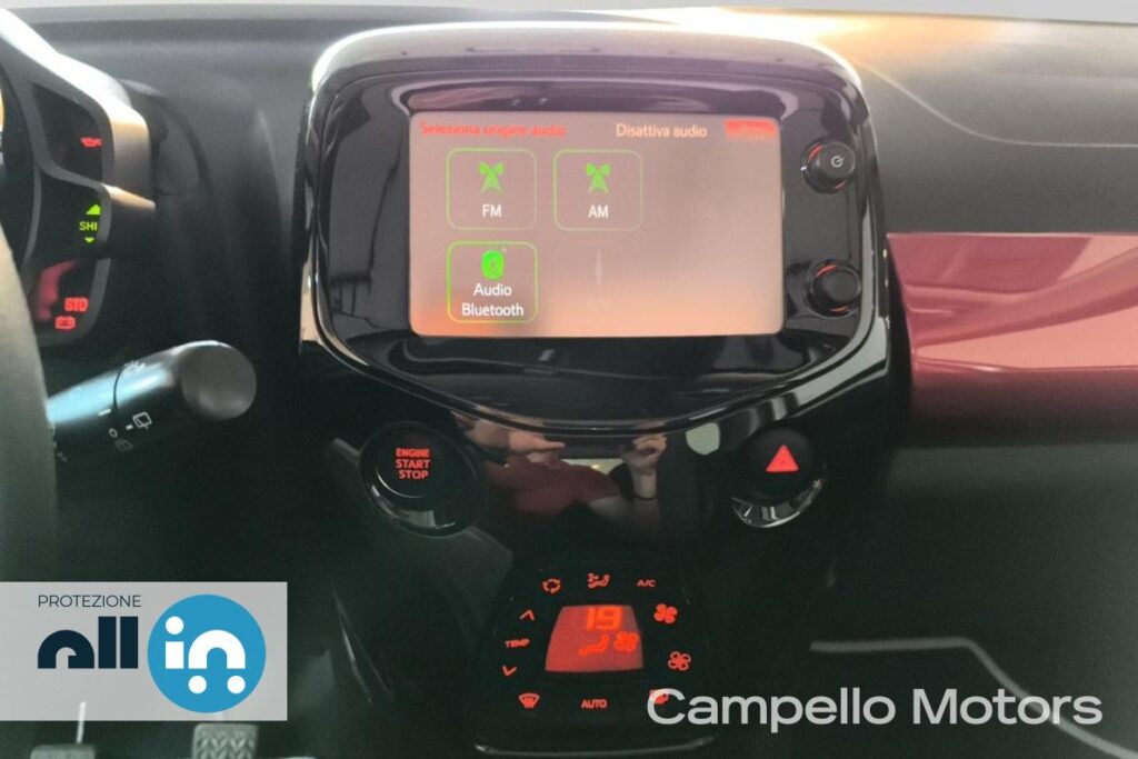 TOYOTA Aygo 1.0 5p x-wave Usato
