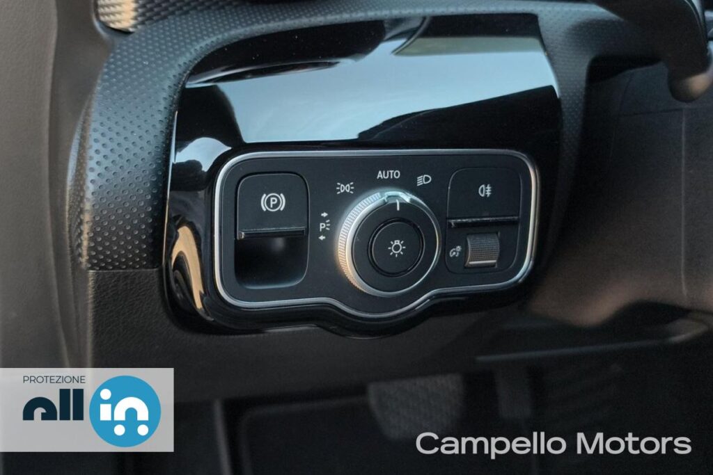 MERCEDES-BENZ CLA 220 d Shooting Brake Sport auto Usato Mestre Terraglio