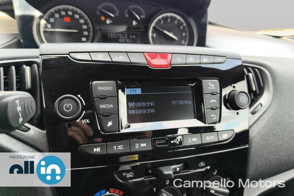 LANCIA Ypsilon 1.0 70cv Hybrid Silver Usato Mestre