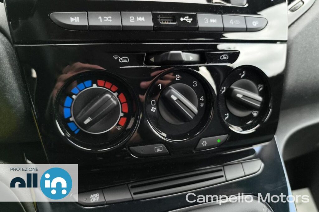 LANCIA Ypsilon 1.0 70cv Hybrid Silver Usato Mestre