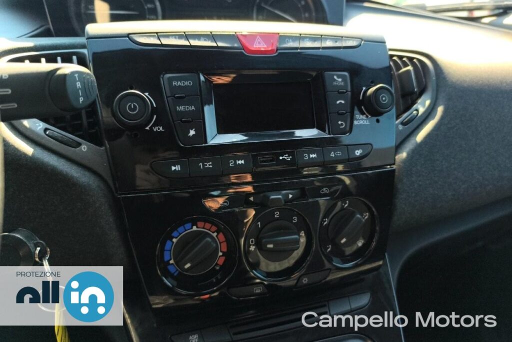 LANCIA Ypsilon 1.0 70cv Hybrid S&S Silver Usato Mirano