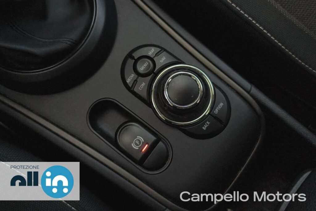 MINI Mini Countryman 1.5 Cooper SE Essential all4 auto Usato