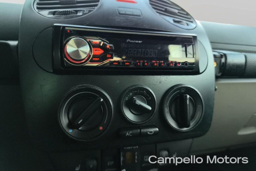 VOLKSWAGEN New Beetle 1.6 Cabrio Usato Mestre Terraglio