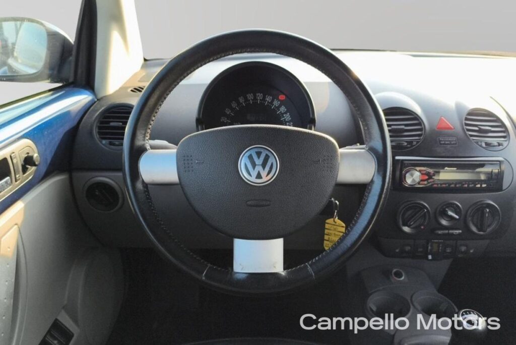 VOLKSWAGEN New Beetle 1.6 Cabrio Usato Mestre Terraglio