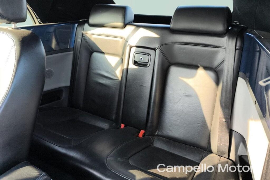 VOLKSWAGEN New Beetle 1.6 Cabrio Usato Mestre Terraglio