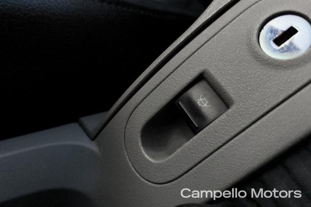 VOLKSWAGEN New Beetle 1.6 Cabrio Usato Mestre Terraglio